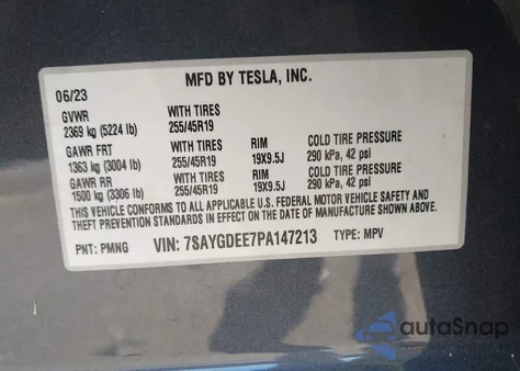 2023 Tesla Model Y Awd/Long Range Dual Motor All-Wheel Drive z USA, uszkodzony, nr VIN 7SAYGDEE7PA147213